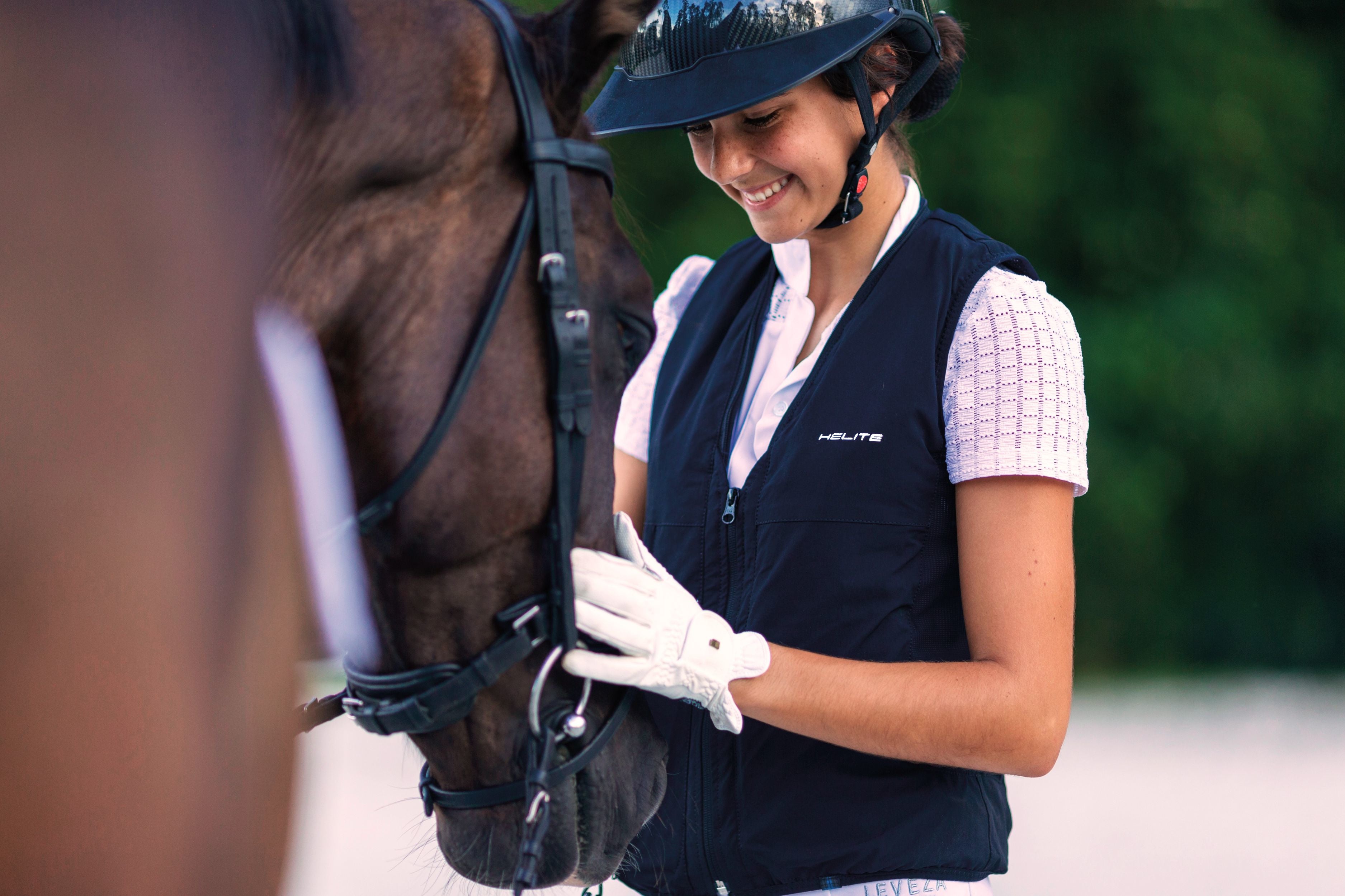Horse and equestrian airbag vest